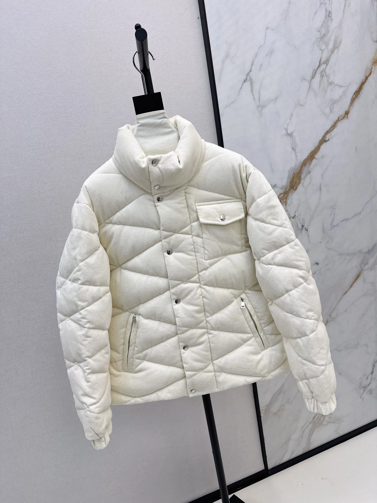 2024 Winter New Women's Clothing Temperament corduroy diamond plaid stand up collar down jacket 1021