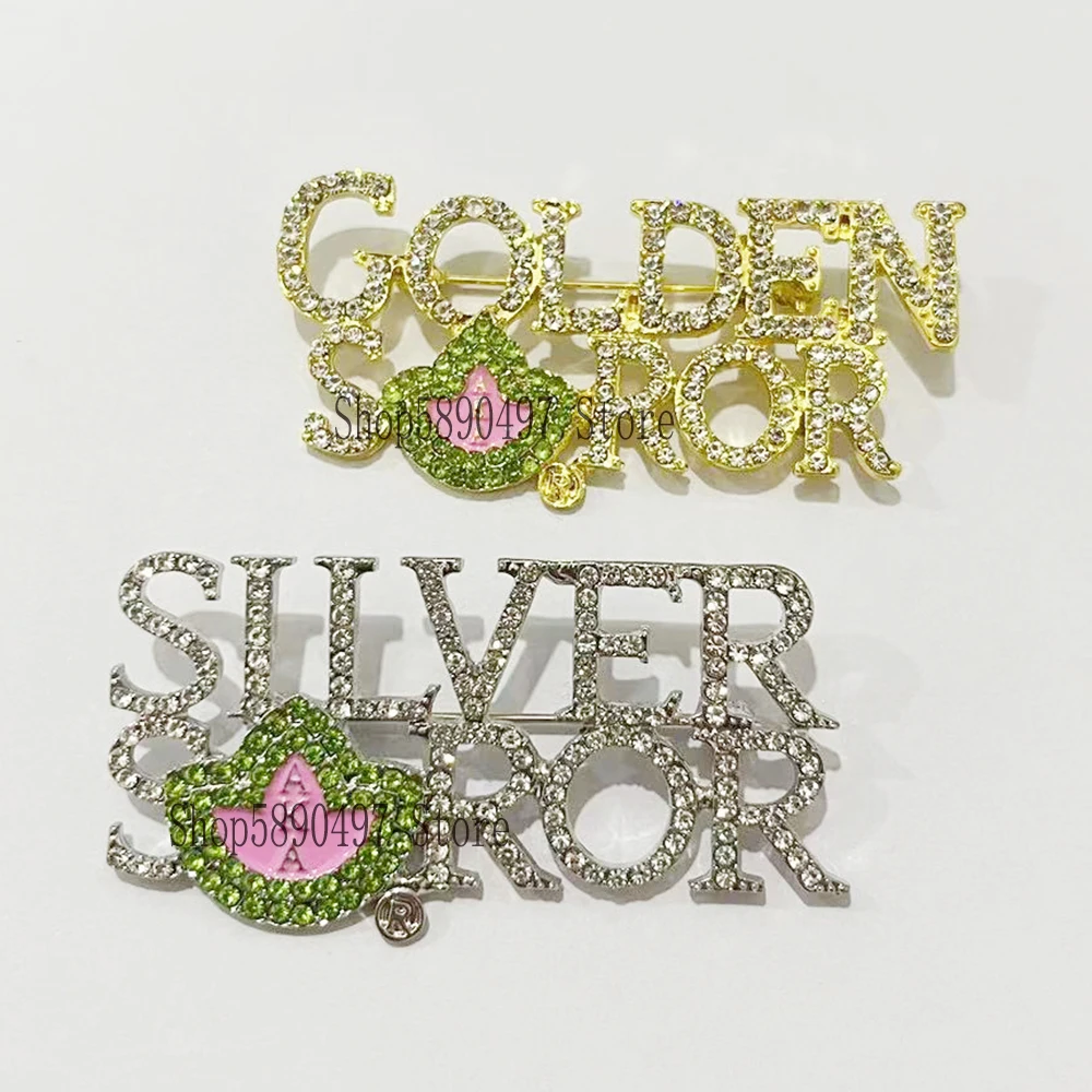 Broche con letras Vintage para mujer y hombre, broches de aleación de hoja de arce con diamantes de imitación de lujo, alfileres de solapa para cuello, accesorios de joyería