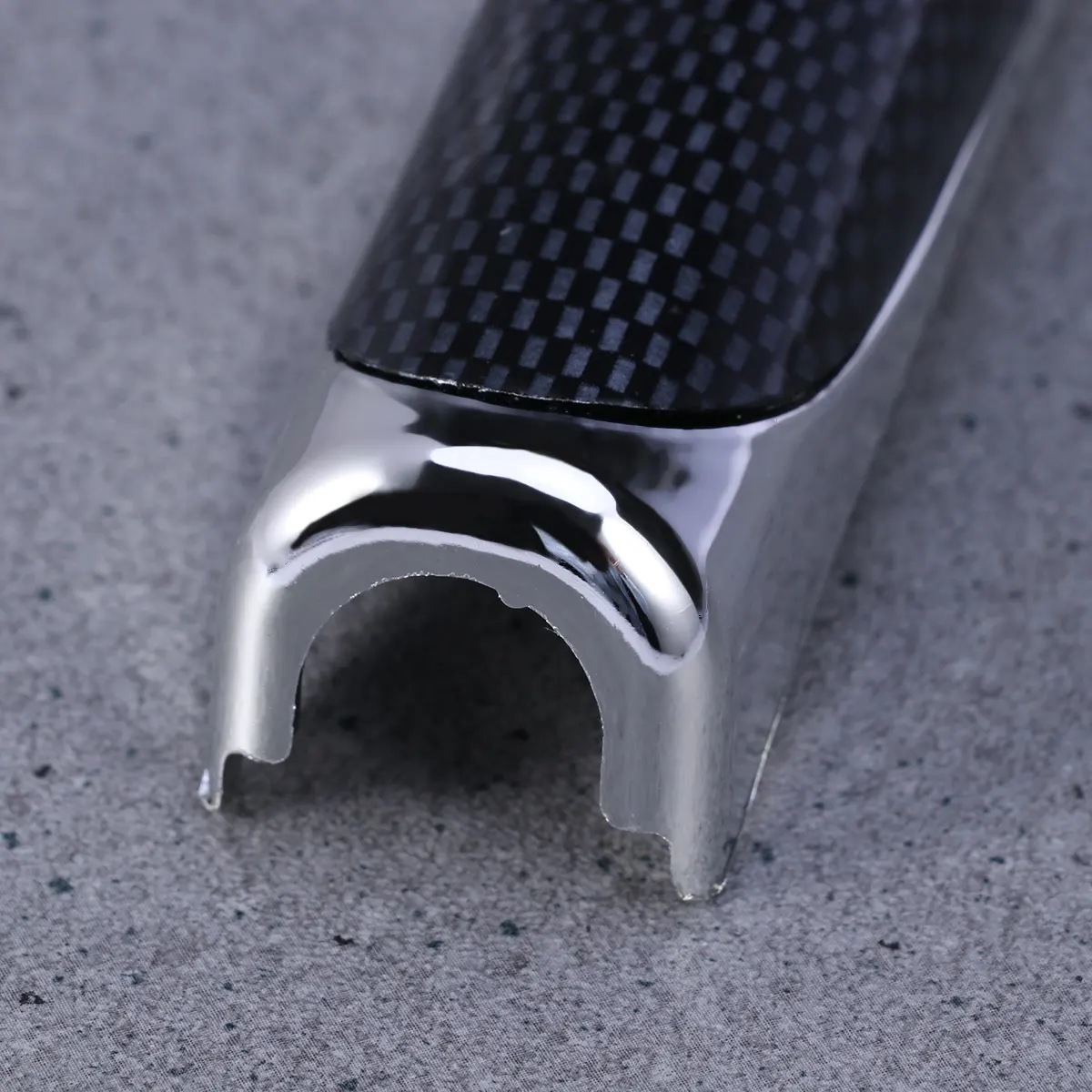 

Carbon Fiber Pattern Car Cover Non-Slip Surface Scratch Dust Protection High Temperature Resistance Black Abs Hand