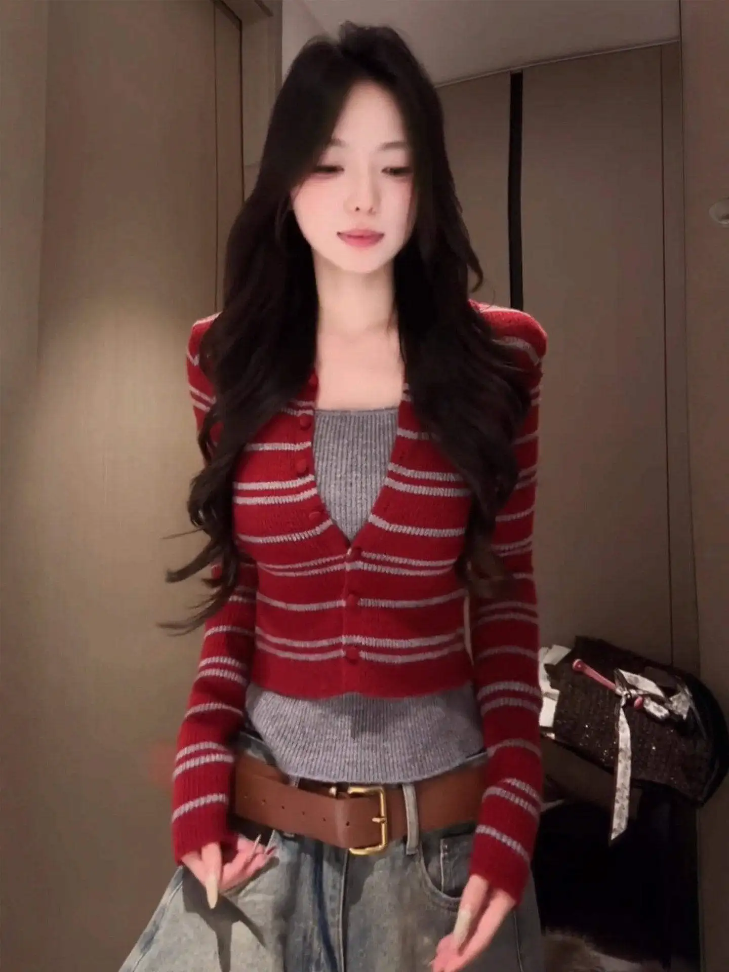 

Korean Sle V-Ne Striped Knitted Base irt Women's Autumn Winter Design Color Blo Long Sve Top Inner Wear Bot irt