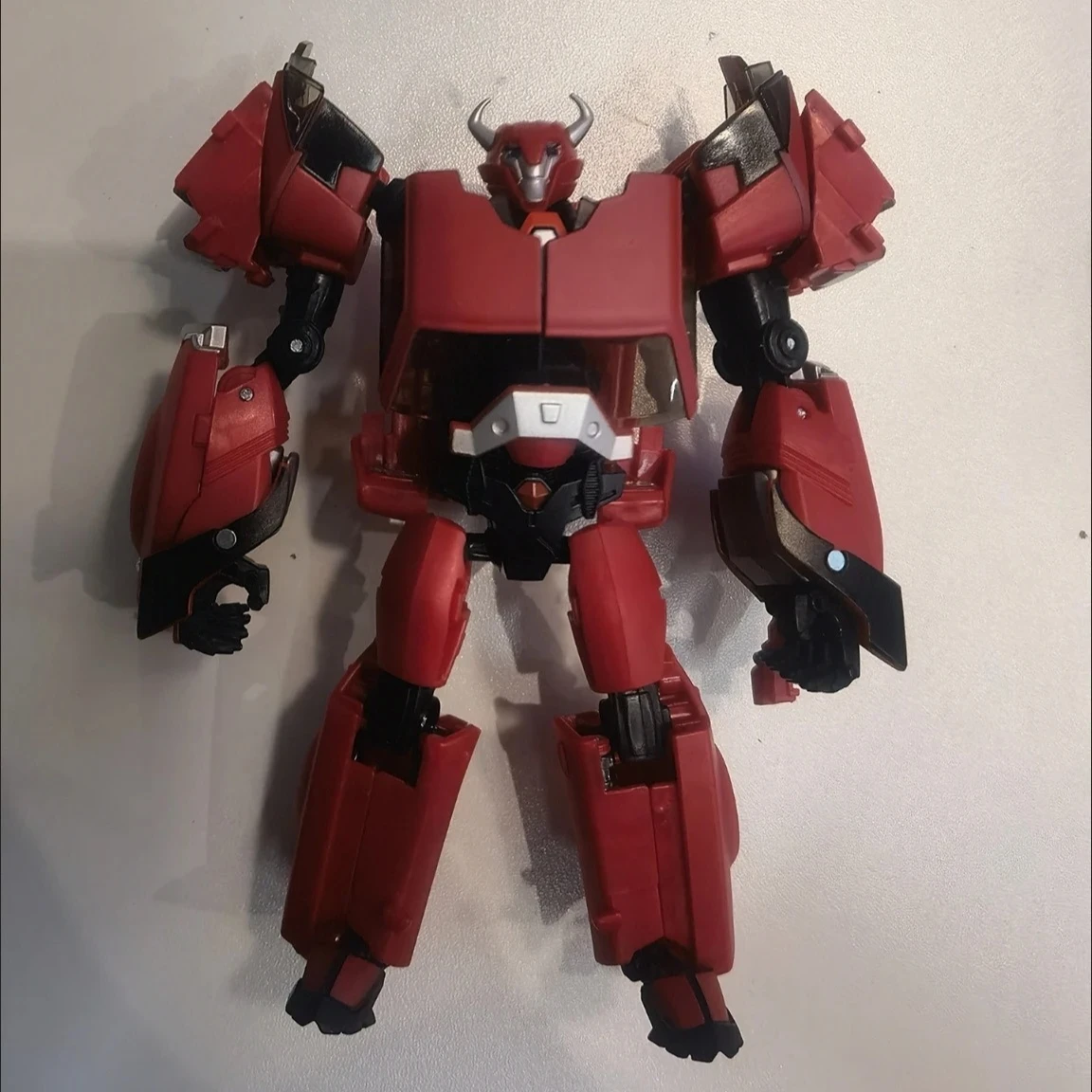 

IN STOCK APC Transformation Red Gladiator Battle-damaged Cliffjumper Action Figure Anime Boy Toys Robot Model Collection