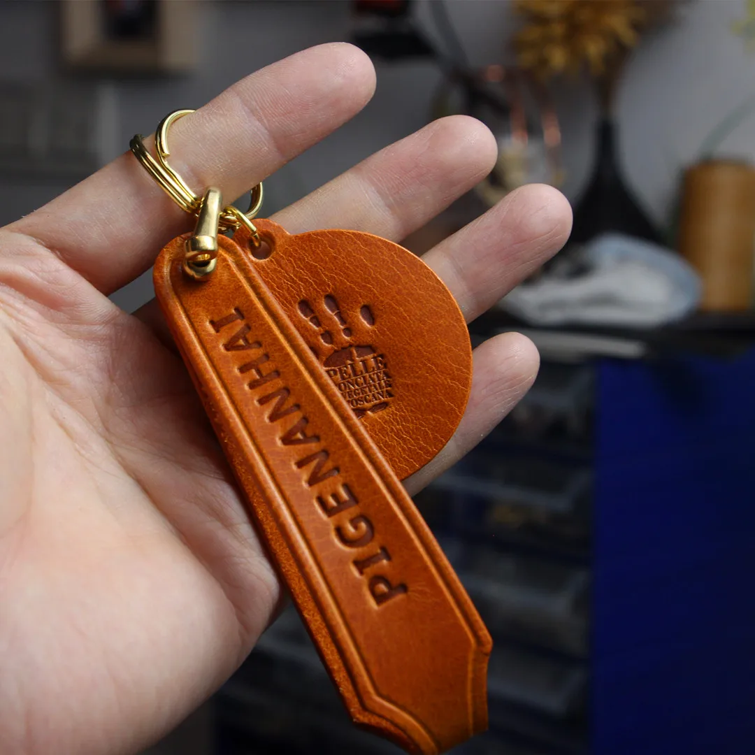 PIGENANHAI High-end Car Buckle Leather Handmade Cowhide Key Pendant Imported Cowhide Key Chain