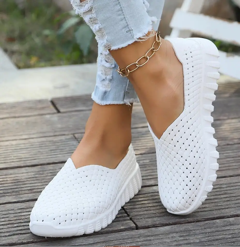 2024 Summer Flat Light Fashion Woven Women\'s Shoes Large Size Soft Sole Mother Leisure Hollow Out Cloth Shoes Sports Shoes