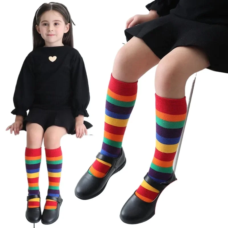 Bunte gestreifte, weiche Baumwoll-Kniestrümpfe für Jungen, Neuankömmling, Regenbogensocken für Kinder, Sportsocken für Mädchen, Kleinkinder, hohe Qualität, 2–12 Jahre