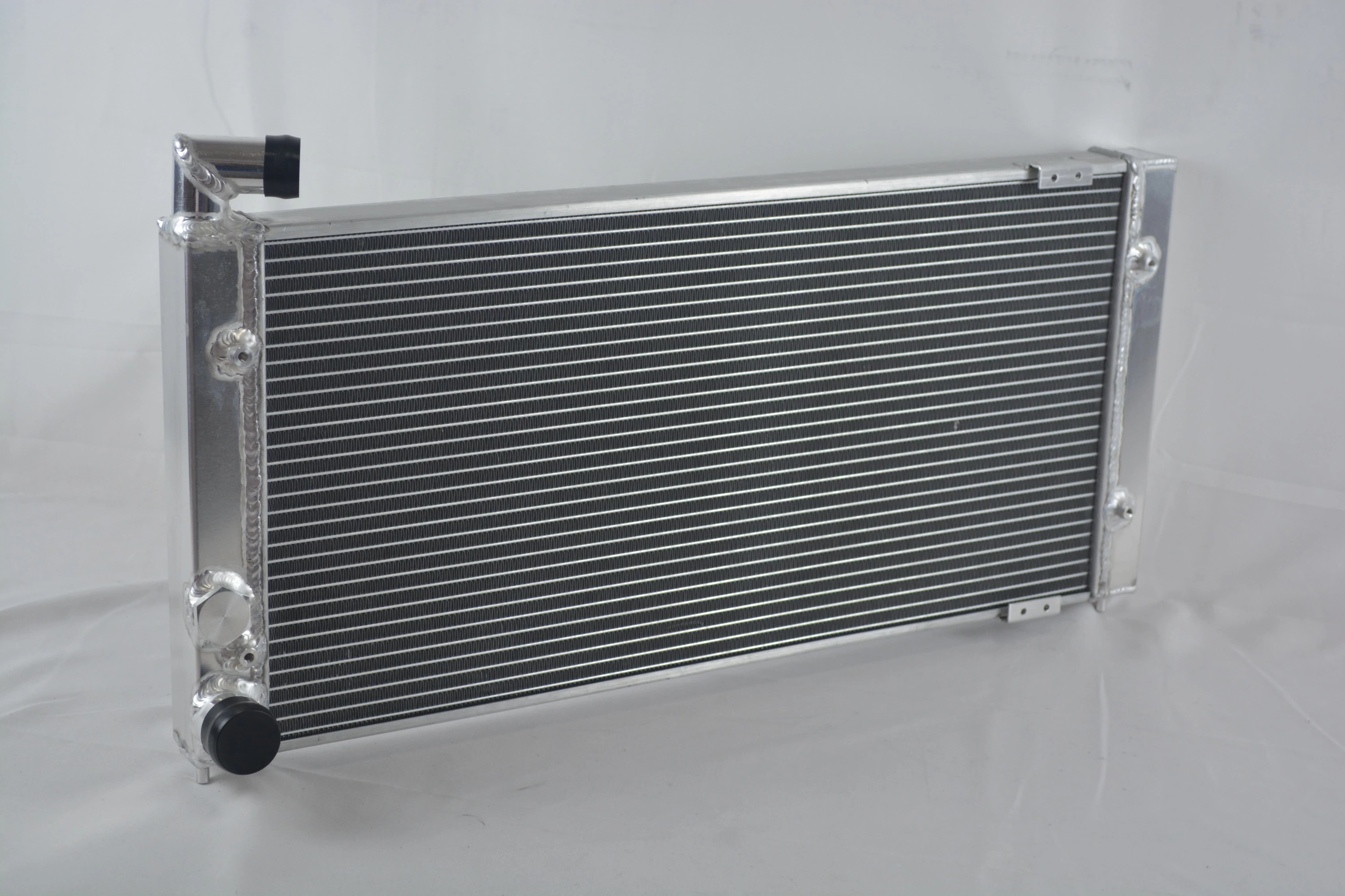 Aluminum Radiator for 1983-1992 Volkswagen Golf MKII 19E G60 1.8L Manual transmission