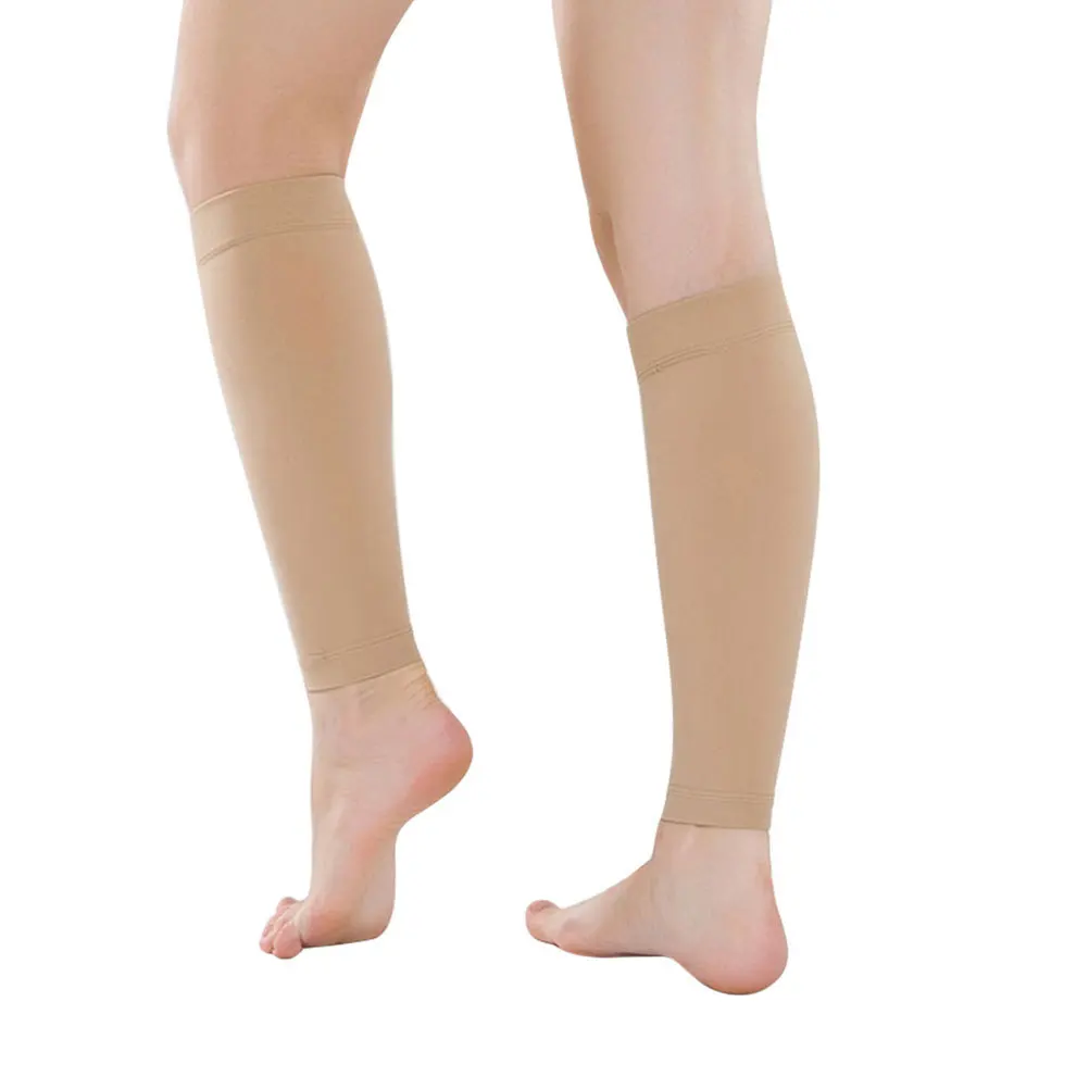 زوج واحد من أكمام ضغط ربلة الساق للرجال خفيفة الوزن قابلة للتنفس تدعم تشغيل التدريب في صالة الألعاب الرياضية وكرة القدم وتصميم أكمام الركبة