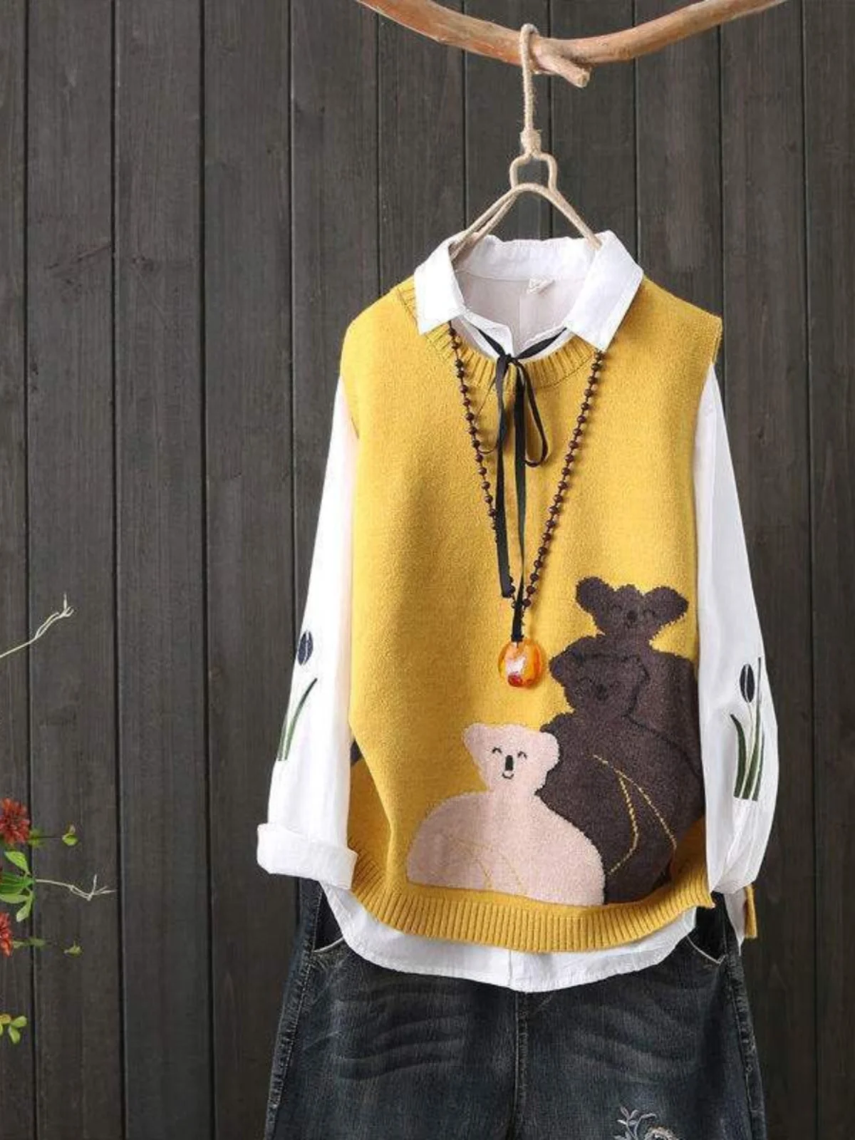 

Loose Knitted Autumn Winter Women's Vest Floral Embroidery Warm Outerwear Fashionable Casual Style V-Neck No-Cuff Design
