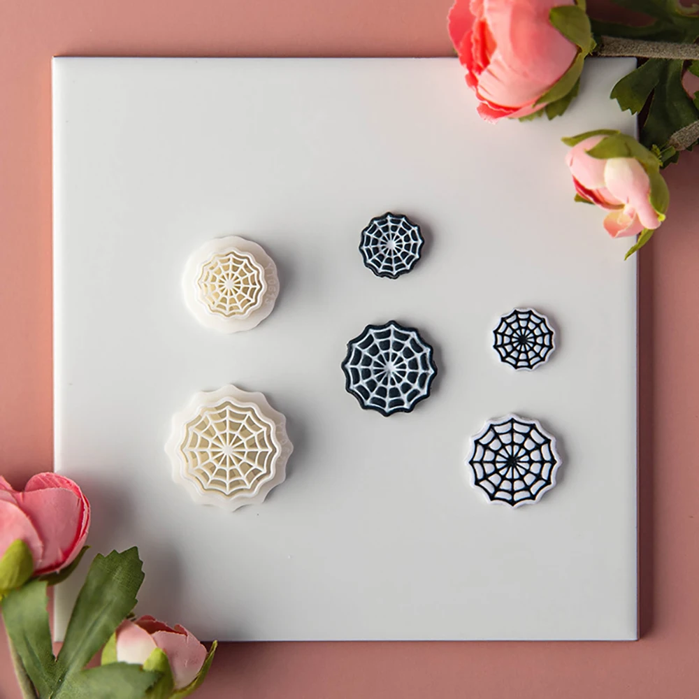 

1pc Halloween Series Polymer Clay Cutters DIY Cobweb Embossed Soft Pottery Clay Earrings Jewelry Pendant Making Tools