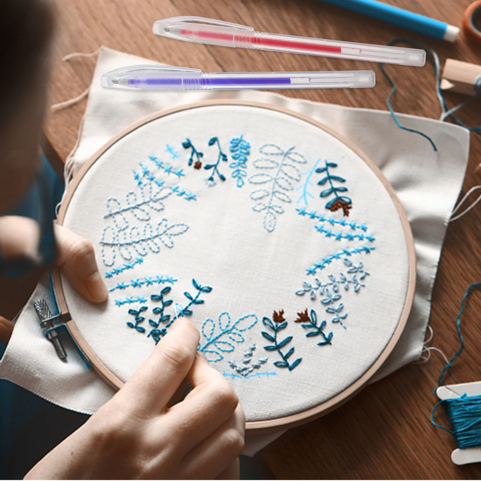 

4Sets Heat Erase Pens Sewing Marker Pen High Temperature Disappear Pens Fabric Markers Blue Washing Pen Sewing Supplies