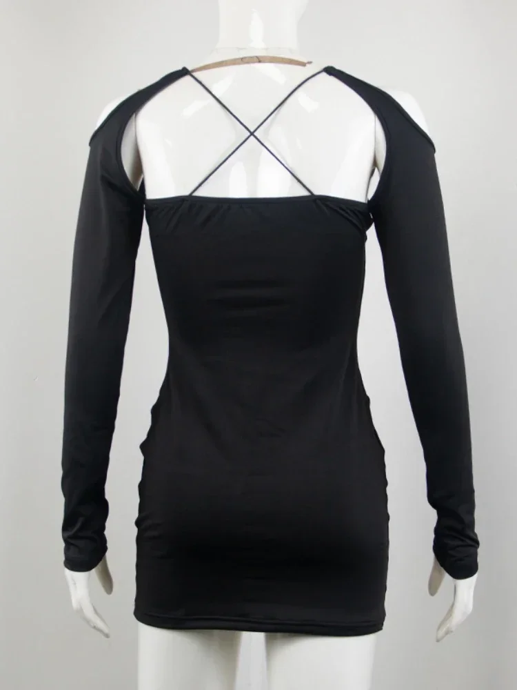 فستان ضيق مثير بحزام متقاطع عند الصدر من الأمام مفرغ للنساء بأكمام طويلة فستان سهرة قصير ضيق للحفلات والنوادي