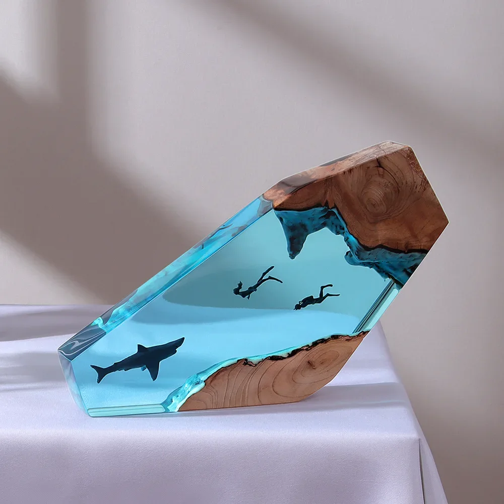 Hot Modern Ocean Whale Diver Shipwreck Night Light Art Ornament Wood Resin Table Lamp for Home Desk Decor