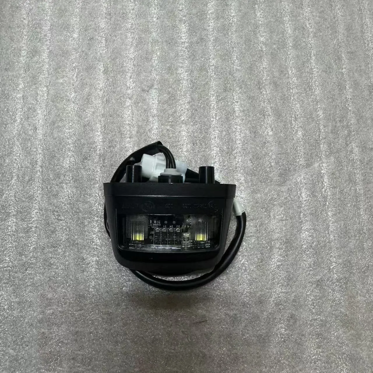 RS900/SE/ZX-4R/4RR Оригинальная подсветка номерного знака
