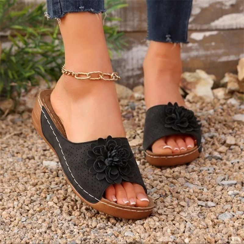 

Fashionable New Round Toe Sexy Comfortable Beach Slippers for Summer Lightweight Non-slip Shallow Mouth Women's Flat Slippers