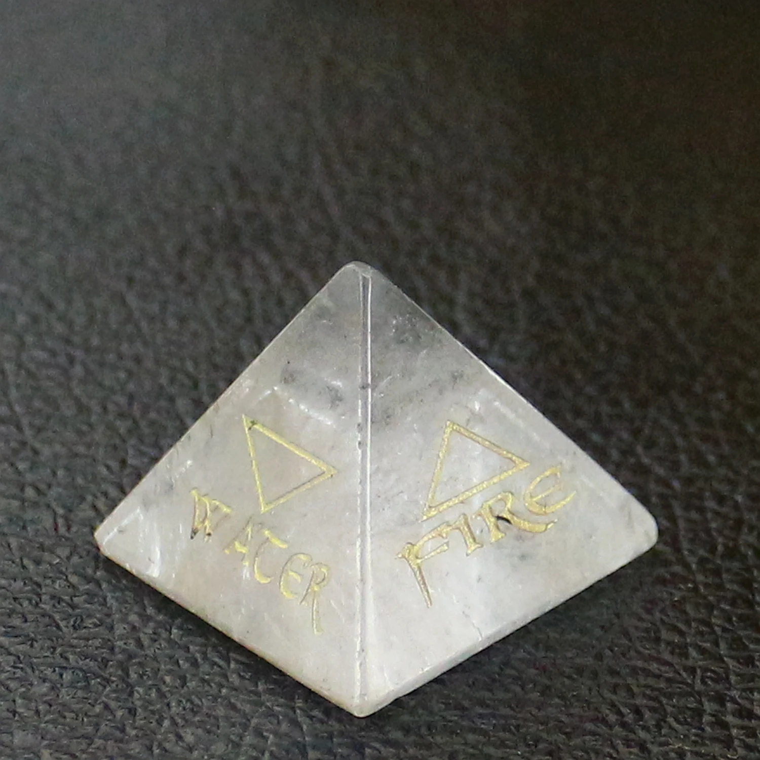 Natural Crystal Quartz Lapis Lazuli Gem Pyramid Four Element Air Water Fire Earth Symbol Energy Tabletop Jewelry Healing Stone