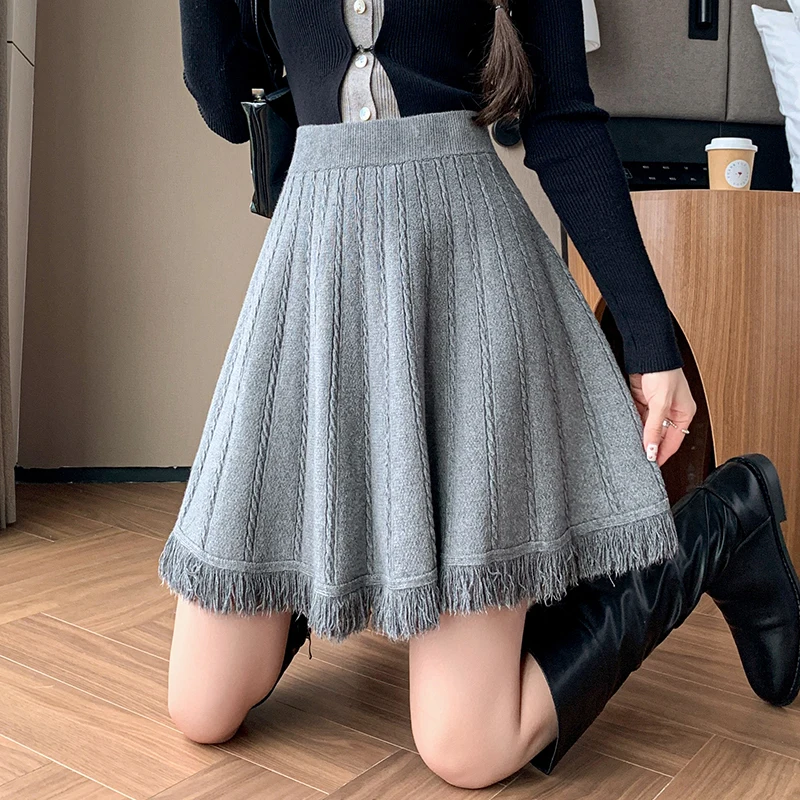 2024 New Autumn Winter Women High Waist Slim Mini Skirt High Quality Fashion Tassel Hem Twisted Solid Color Knitted Skirt