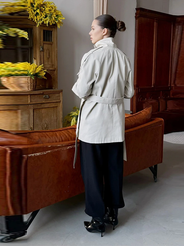 Stehkragen Doppelreihiger Kurzer Trenchcoat mit Gürtel für Damen, Street-Style mit Epauletten, Langarm, Einfarbig, Locker Geschnittene Jacke, Neue Damen-Oberbekleidung – Detail 3