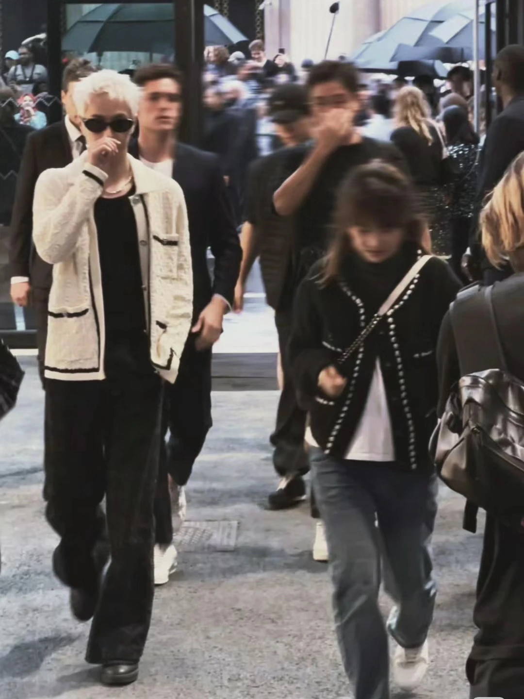 

CHICYOU WangBo Повседневная свободная вязаная куртка для женщин, укороченная, с отложным воротником, верхняя одежда из полиэстера, с длинными рукавами