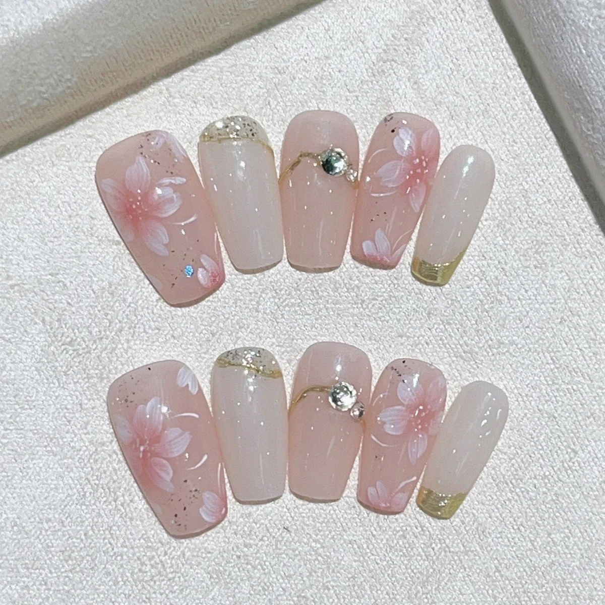 

10Pcs Mid-length Fake Nails Pink Gradient Fresh Florals Fingernail Hand Drawn Artificial Elegant Reusable Wearing Fashion Nails