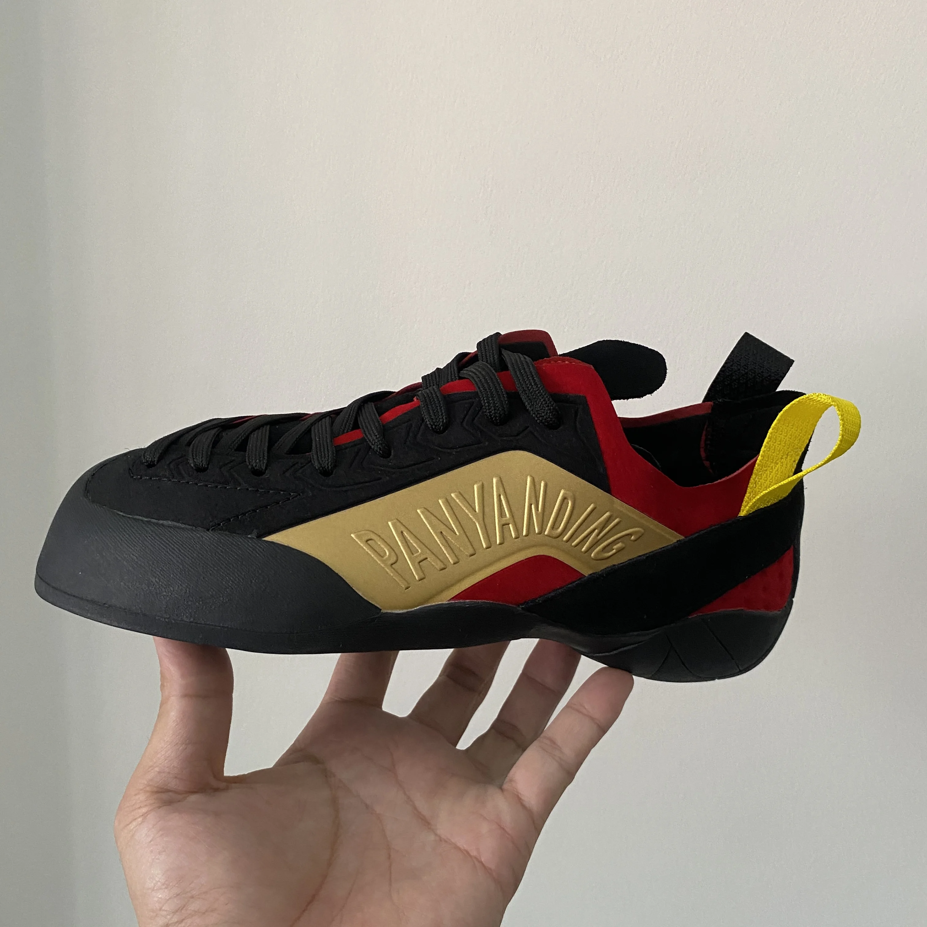 Indoor Climbing Shoes Youth Unisex Slip Resistant Beginner Training Shoes Rubber Upper Professional Climbing Shoes