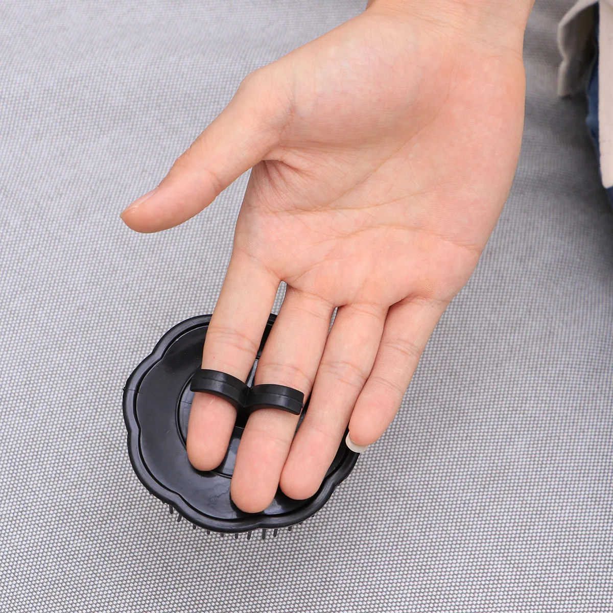 

4pcs Scalp Shampoo Brush Shampoo Brush for Dandruff Removal Black Hairbrush Handheld Massager Promoting Growth