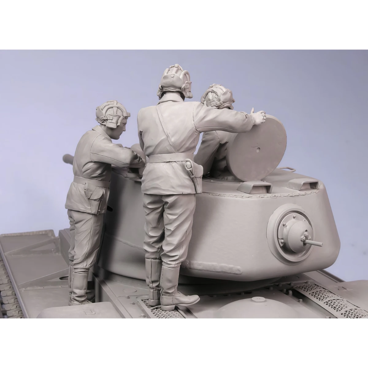 Zestaw modelarski z żywicy w skali 1/35, motyw militarny, załoga radzieckiego czołgu (3 osoby), niezmontowany i niepomalowany GK
