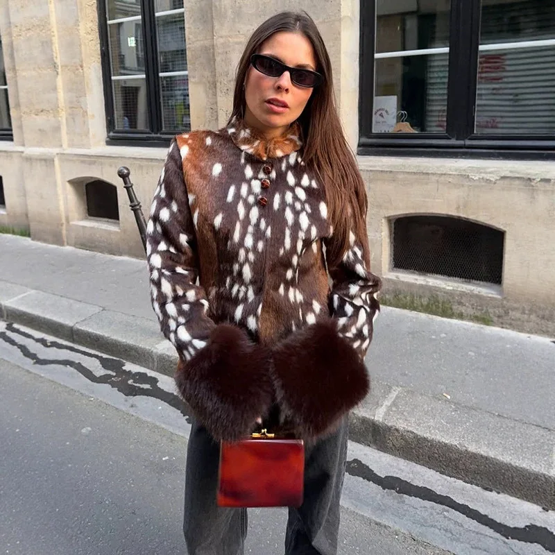 False Fur Waist-cinching Jacket With Stand-up Necklace Contrasting Color Cuffs, Short Plush Top, New Women's Fashion 2026 Boho