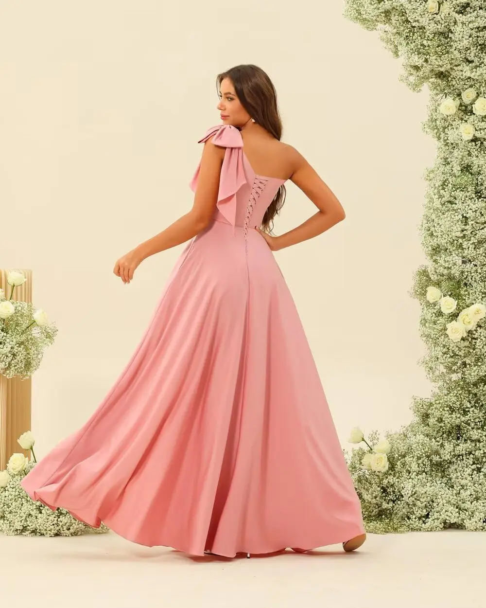 ชุดเพื่อนเจ้าสาวผ้าซาตินแบบไหล่เดียวผูกโบว์ ชุดราตรีงานแต่งงานยาว ชุดราตรีออกงาน ชุดเดรสยาวผ่าข้าง ดีไซน์หรูหราสำหรับผู้หญิง