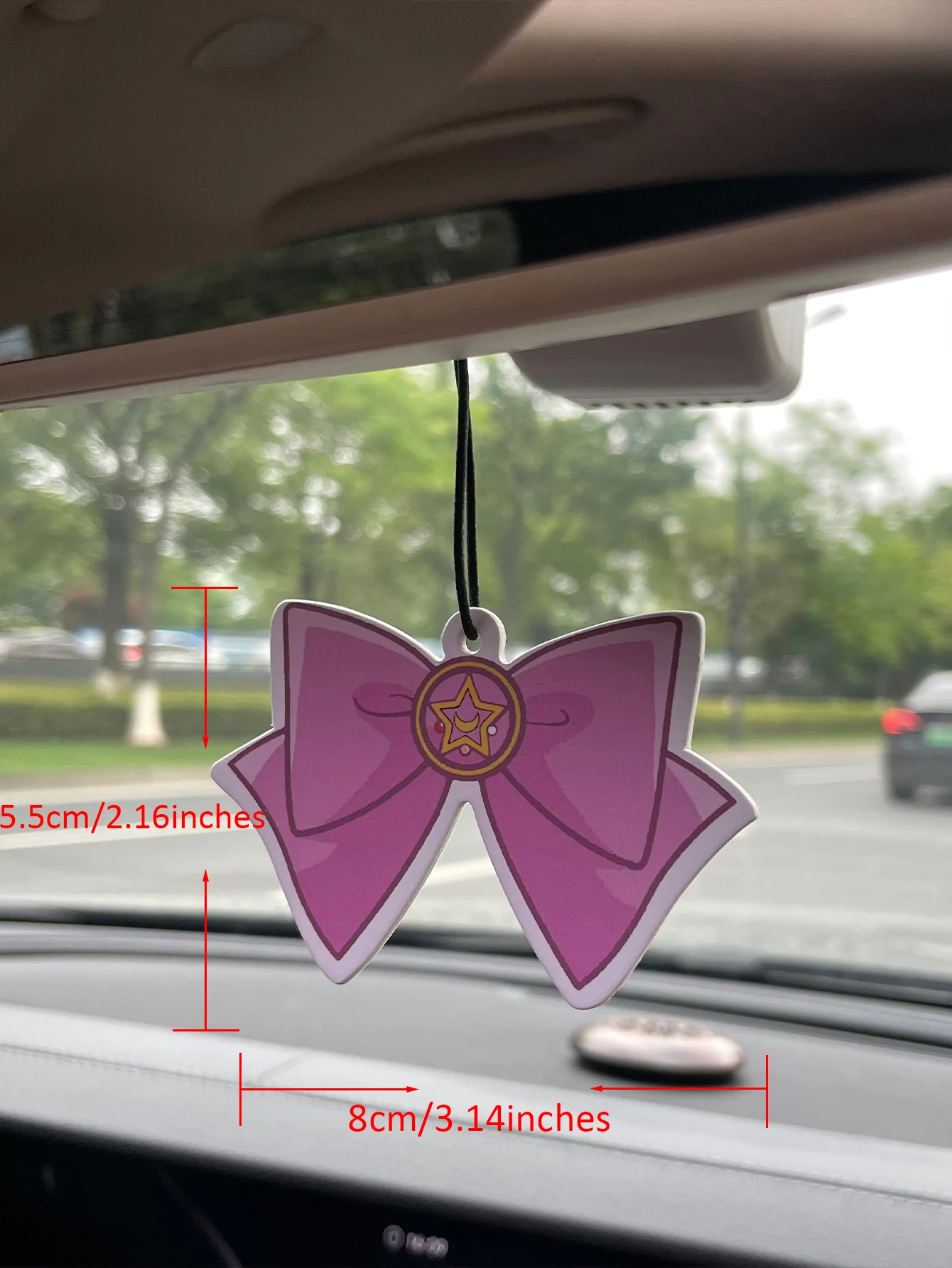 Beautiful Girl Bowknot/Freesia Fresh Scent Five-Star Unisex Car Perfume and Non-Toxic Air Freshener |   Natural Essential Oils and Aromatherapy Scent Tablets (Noroili/Grapefruit/Cedar) |   Hanging Type and Dual-Purpose as a Vent Clip |   Long-Lasting Fragrance for 60-90 Days |   Deodorize and Purify the Air |   Suitable for Use in Cars, Homes, Wardrobes, and Bathrooms. |   Same Fragrance as the One Sold in the Store