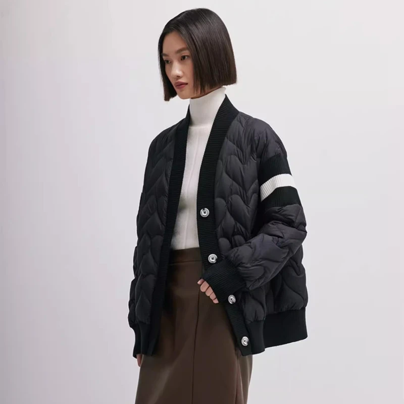 Chericom korte opstaande kraag donsjack gebreide stoffen panelen knoopsluiting geribbelde manchetten schuine zakken kleurblokkering Y298007Y