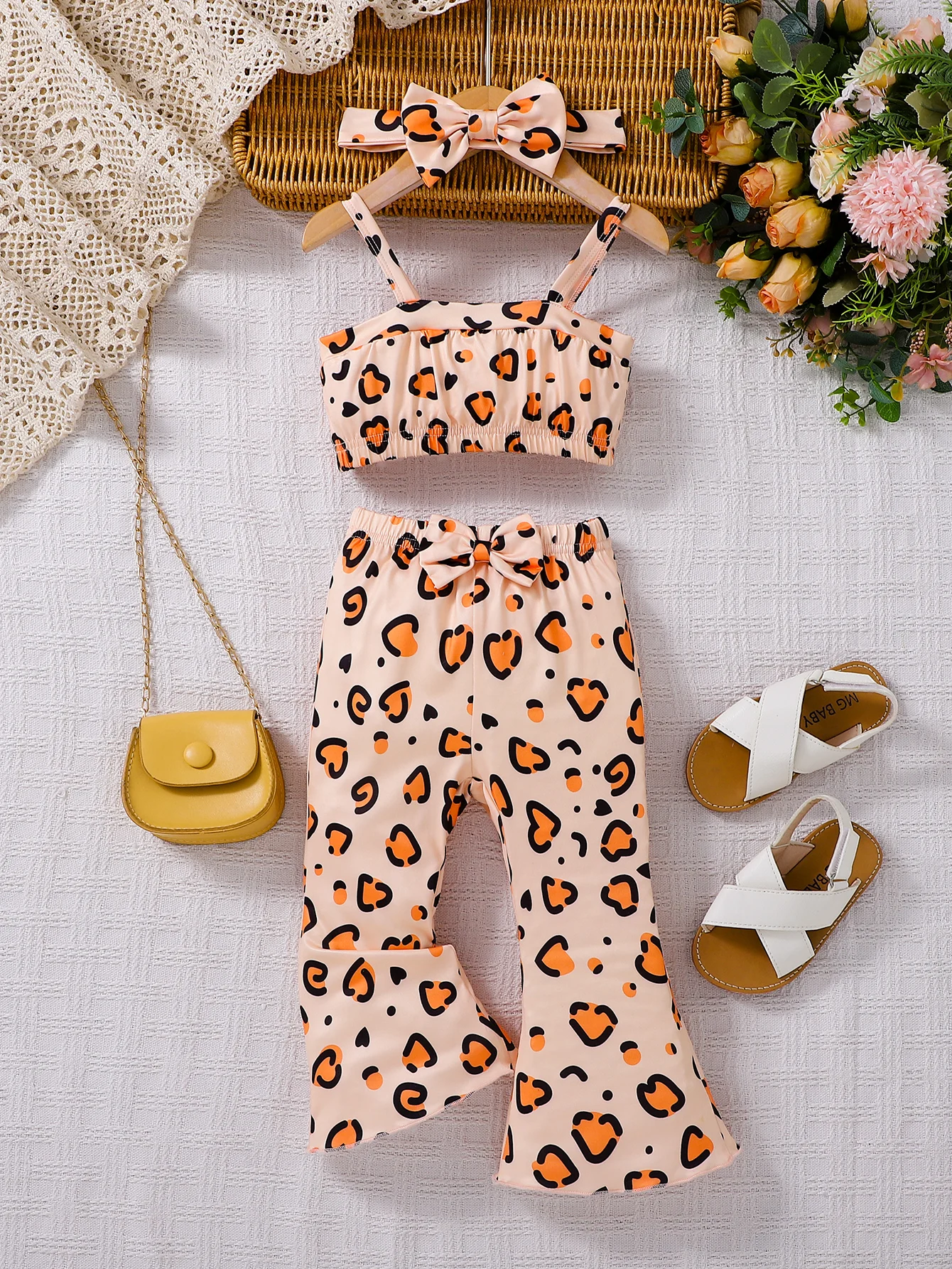 

Летний комплект одежды с леопардовым принтом для маленьких девочек + расклешенные брюки с леопардовым принтом, новый стильный комплект модной одежды для младенцев