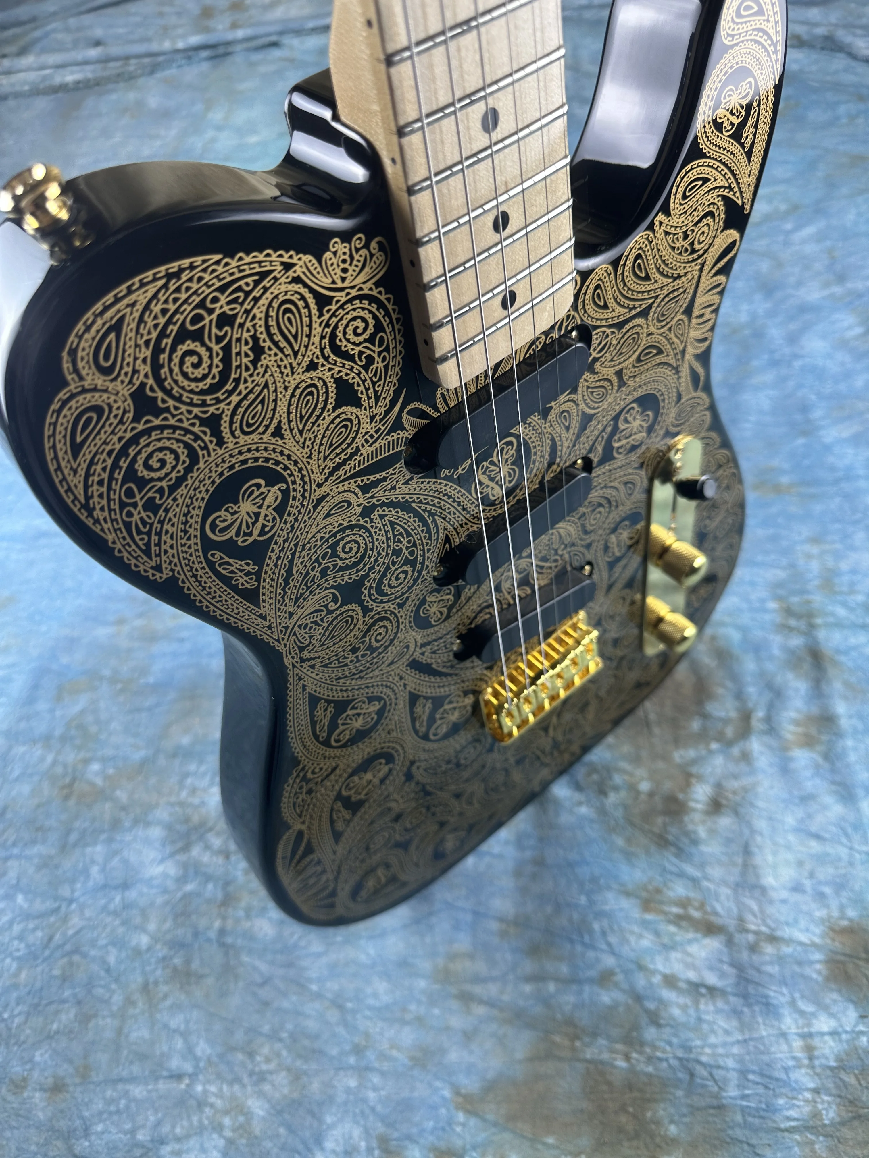 Tailai electric guitar, black and gold accessories, quick shipping included