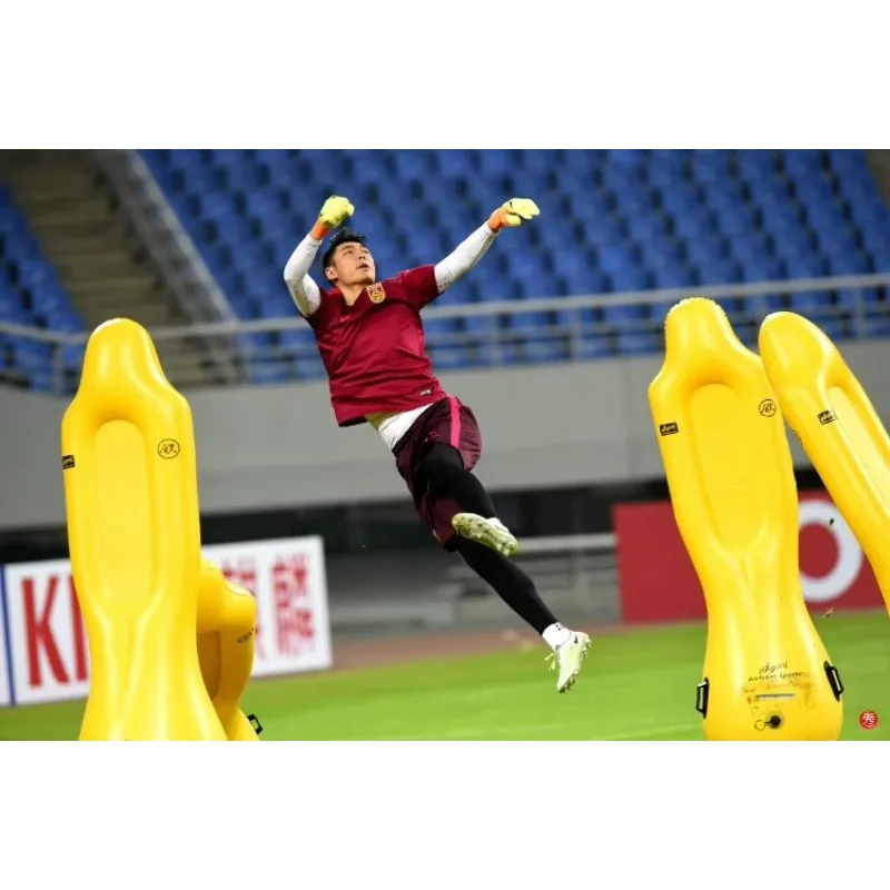 2026 Inflatable Football Dummy Air Mannequin Soccer Defensive Training Tool