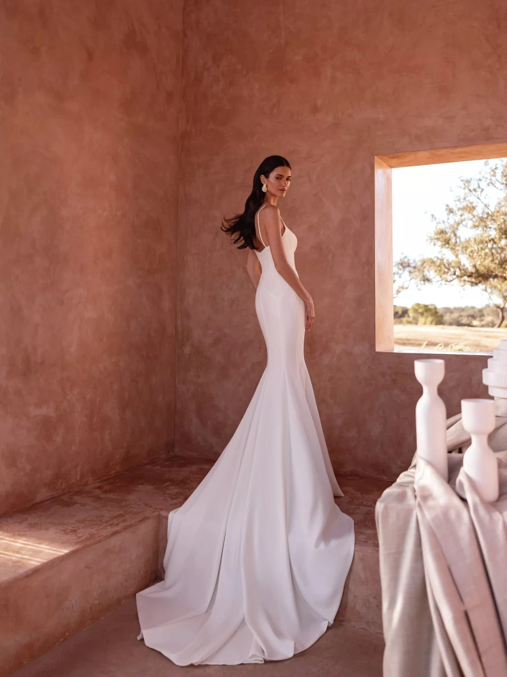 Outdoor Simple Flowing Wedding Dress, Sexy Slim Fit Mermaid Bridal Gown, Customized, Thin Straps, Graceful Floor-length Wear