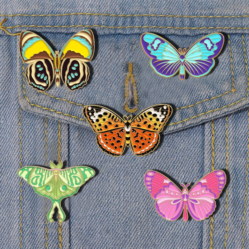 Natural Color Butterfly Moth Insect Badge Actias Selene Ningpoana Metal Enamel Brooch Pin Fashion Jewelry Gift For Kids Friends