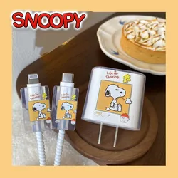 Snoopy Ochrona kabla USB dla Iphone 18 20 W Oryginalna osłona ładowarki Kreskówka Ochronna linia danych Spiralna nawijarka prezentów