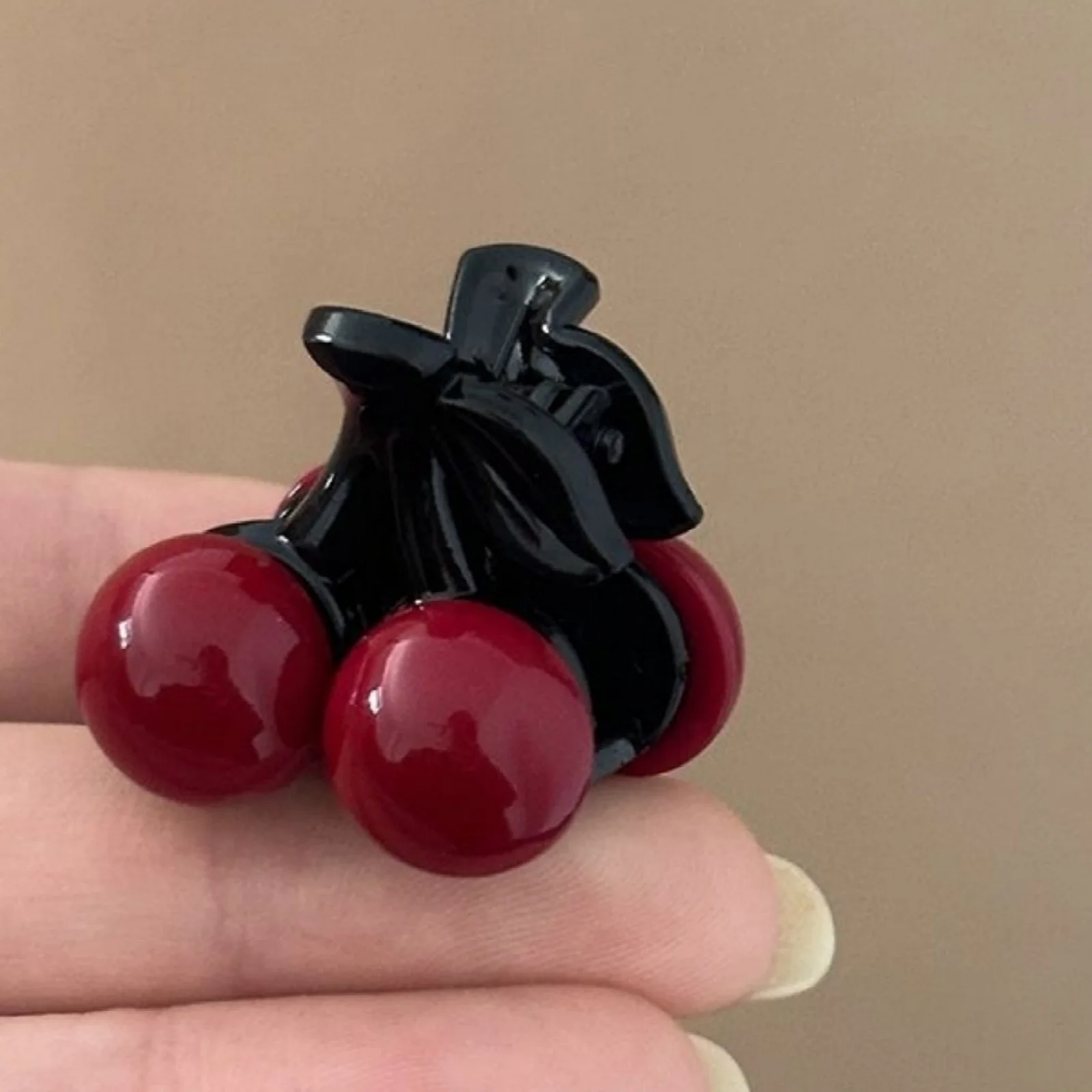 4–8 Stück rote Perlen Kirsche, kleine Haarspangen, süß, Mädchen, gebrochenes Haar, Mini-Clips, vielseitig, Pony-Seitenklammern, Top-Clips, Schmuck – Detail 2