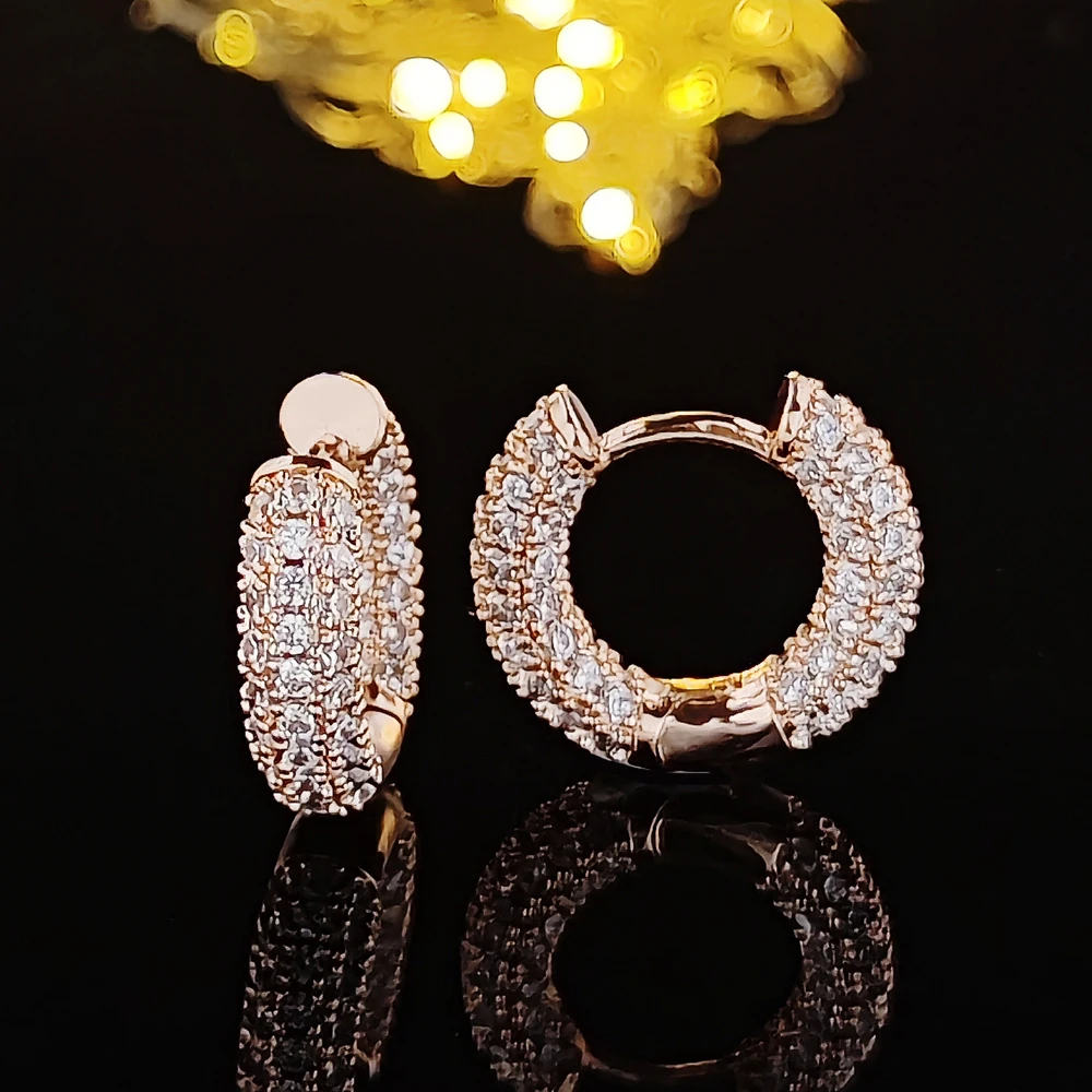 Luxury Women Small Hoop Earrings Dazzling Micro Paved CZ Stones Versatile Female Accessories High Quality Fashion Jewelry E5978