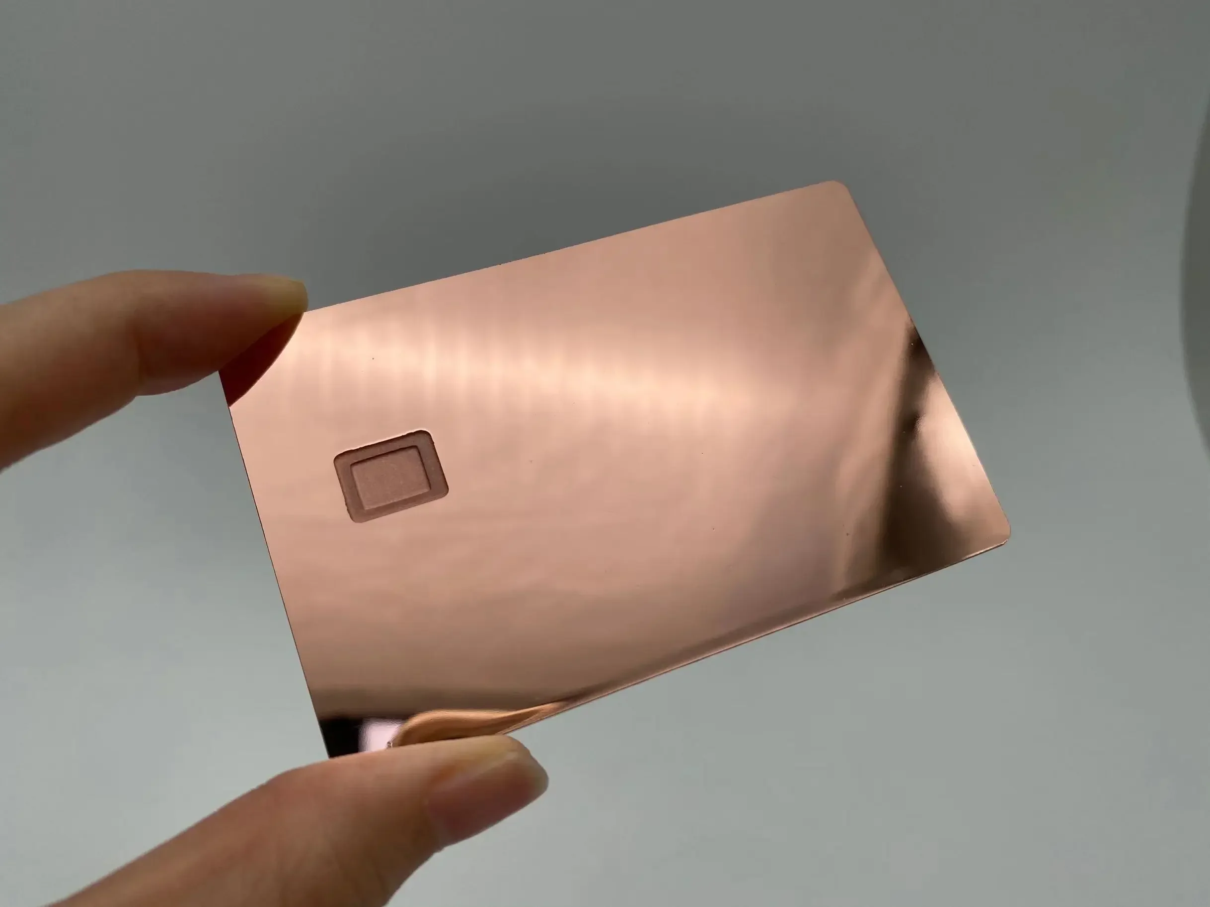 Chip de metal cortado con láser personalizado 4428 4442 Tarjeta de crédito exprés de metal negro en blanco con banda magnética personalizada