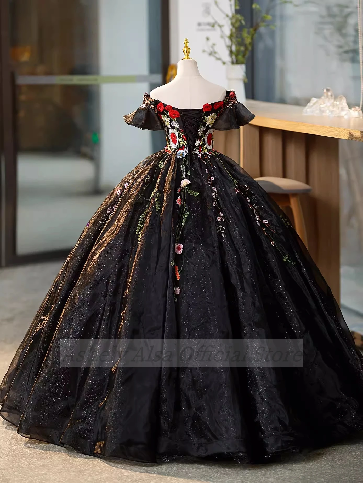 Vestidos de quinceañera negros góticos con imagen Real, sin hombros, apliques de flores con cordones, dulce 15 16, vestido de fiesta de cumpleaños de Graduación