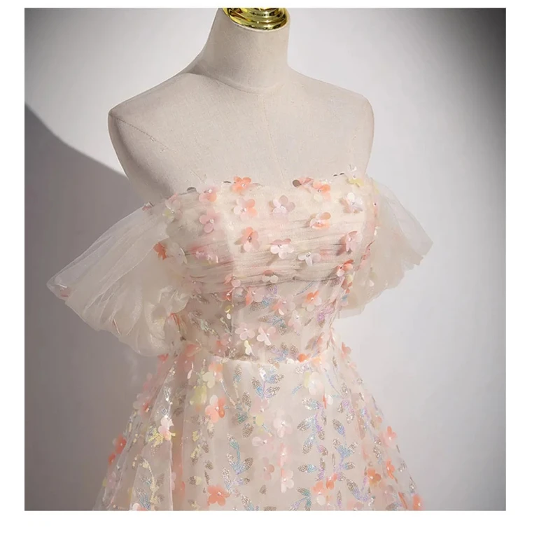 エレガントなライトピンクのイブニングドレス レディース フラワーアップリケ オフショルダー フロアレングス Aライン プロムドレス