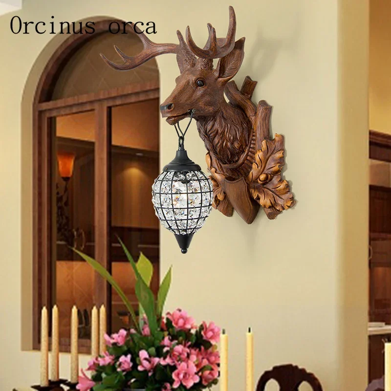 

Хрустальный настенный светильник в американском стиле с головой оленя, спальня, гостиная, коридор, балкон, европейский стиль, прикроватный настенный светильник с рогами