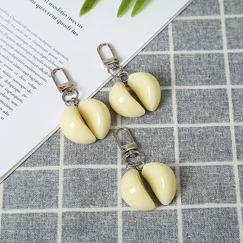 Garlic Keychain Creative Imitation Vegetable Key Ring with Lobster Buckle Unique Bag Pendant Pendant Charm for Handbag Backpack