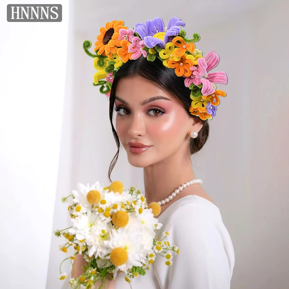 

HNNNS Ancient Costume Headdress With Flower Decoration Colorful Pipe Cleaner Headband Handmade Braided Hair Accessories A366