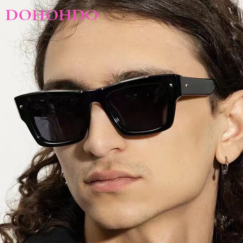 

Retro Small Square Frame Sunglasses Women Men Fashion Brand Rivets Design Outdoor Sports Driving Sun Glasses UV400 Gafas De Sol