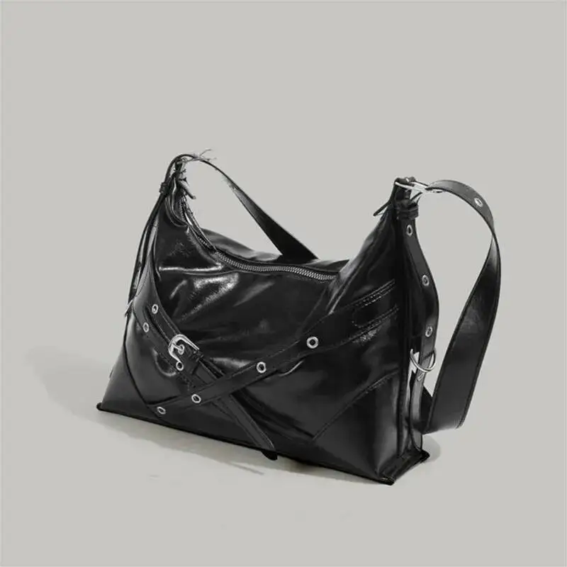 Bloom Hot Girls Black Underarm Shoulder Fashionable Casual Crossbody Bags Female Versatile Messenger Bag 2025 New