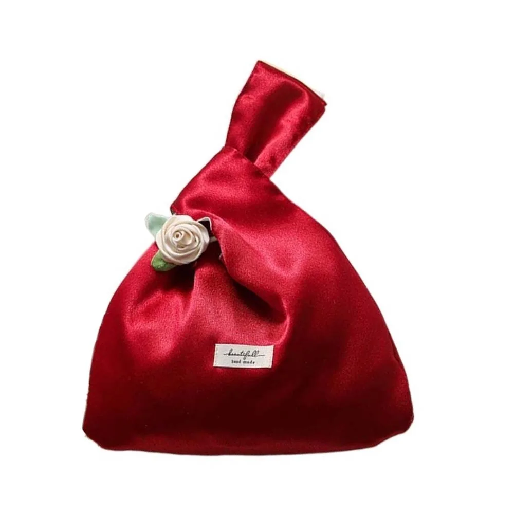 

Mommy Bag Elegant Rose Wrist Bag Satin Pearl Pendant Gift Candies Bag Pin Storage Purse Hand-held Pouch Banquet
