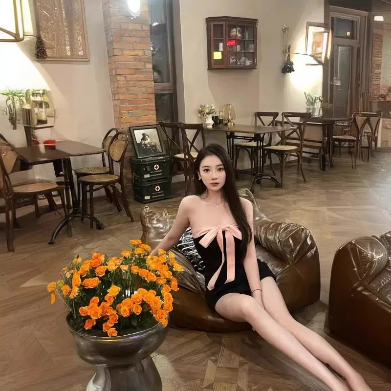 Spot Vietnamese Niche Design Pink Bow Strap Black Tube Top Covering Meat and Showing Thin Skirt Two-piece Set for Women