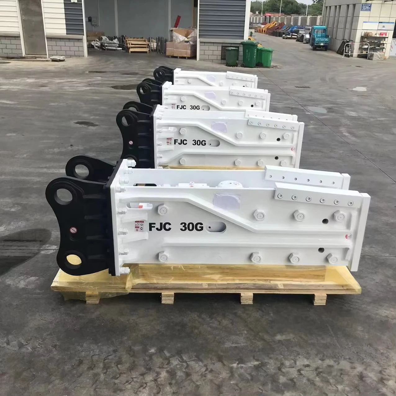 Versatile Side Type Hydraulic Rock Breaker For Efficient Trenching Slope Shaping Excavator Work