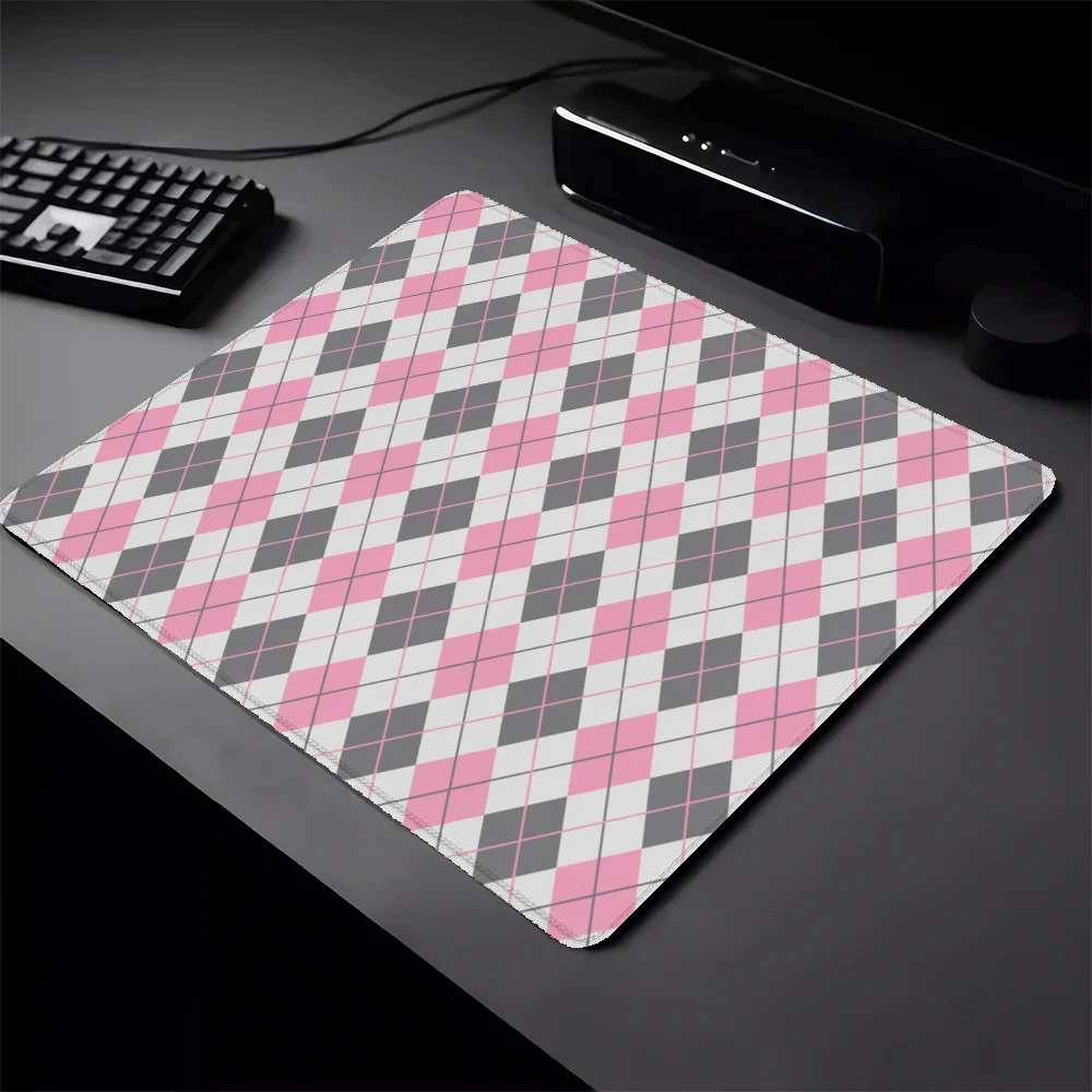 Kawaii Mouse Pad Gamer Small Color Diamond Check Deskmat Computer Mat Mausepad Gaming Laptop Pc Accessories Pad on the Table