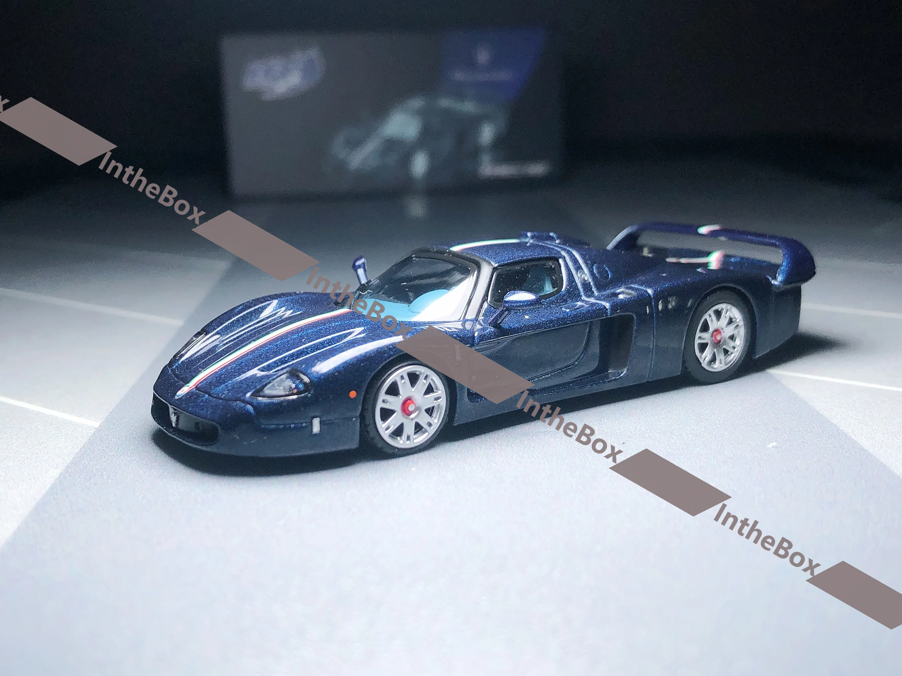 

BBR 1:64 MC12 Stradale Blue Metallic w/Stripe Model Diecast Metal Car Collection Limited Edition Hobby Toys